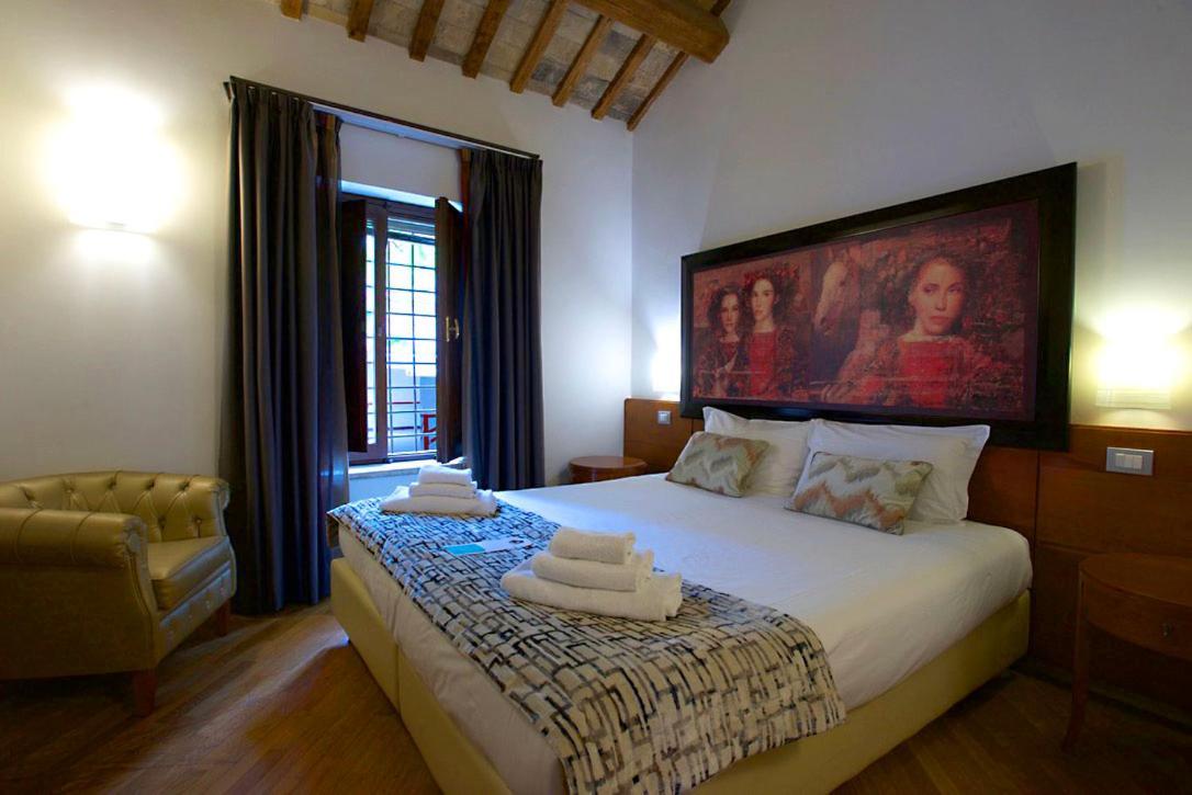 St. Peter' Six & 3* Roma